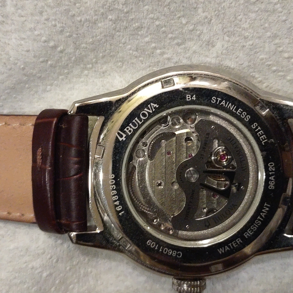 Bulova Timepiece - Picture 6 of 8